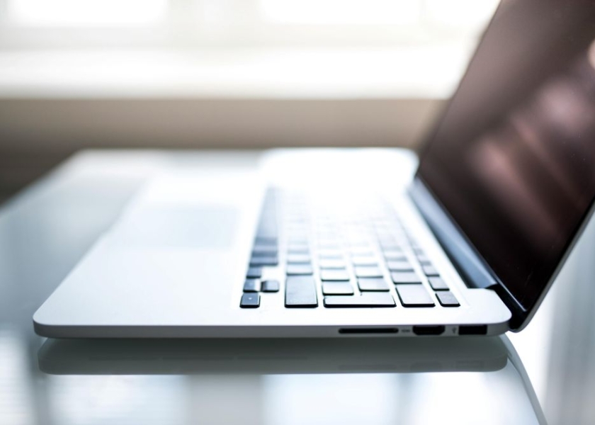 Virtualus pasaulis – realus pavojus: kaip padėti vaikams saugiai augti skaitmeniniame amžiuje?