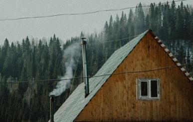 Prasidedant šildymo sezonui – kaip šildytis atsakingai ir saugoti sveikatą